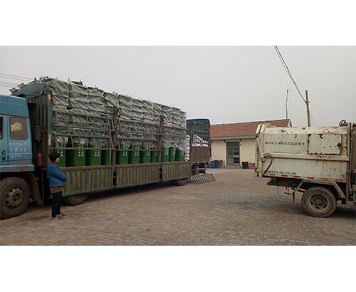 垃圾桶在濟南市鄉鎮環衛處